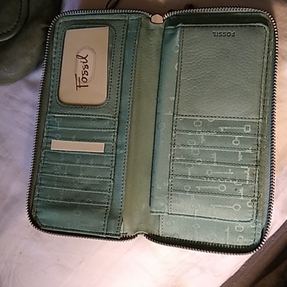 Fossil Crossbody Bag/Matching Unused Wallet - image 6